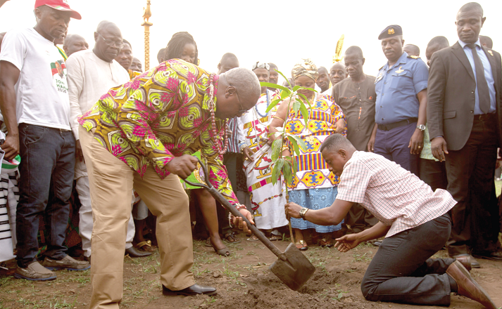 President Mahama performing a symbolic tree planting for work to begin on the construction of the Eastern University  
